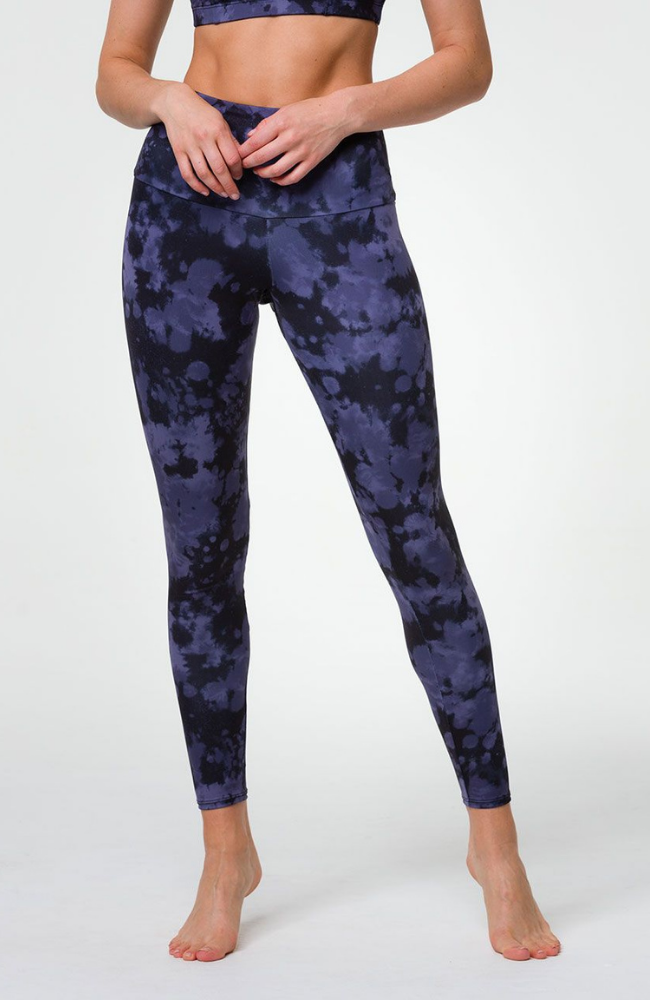 Maidenform Womens Firm Foundation Legging, M, Resolution Blue Tyedye at   Women's Clothing store